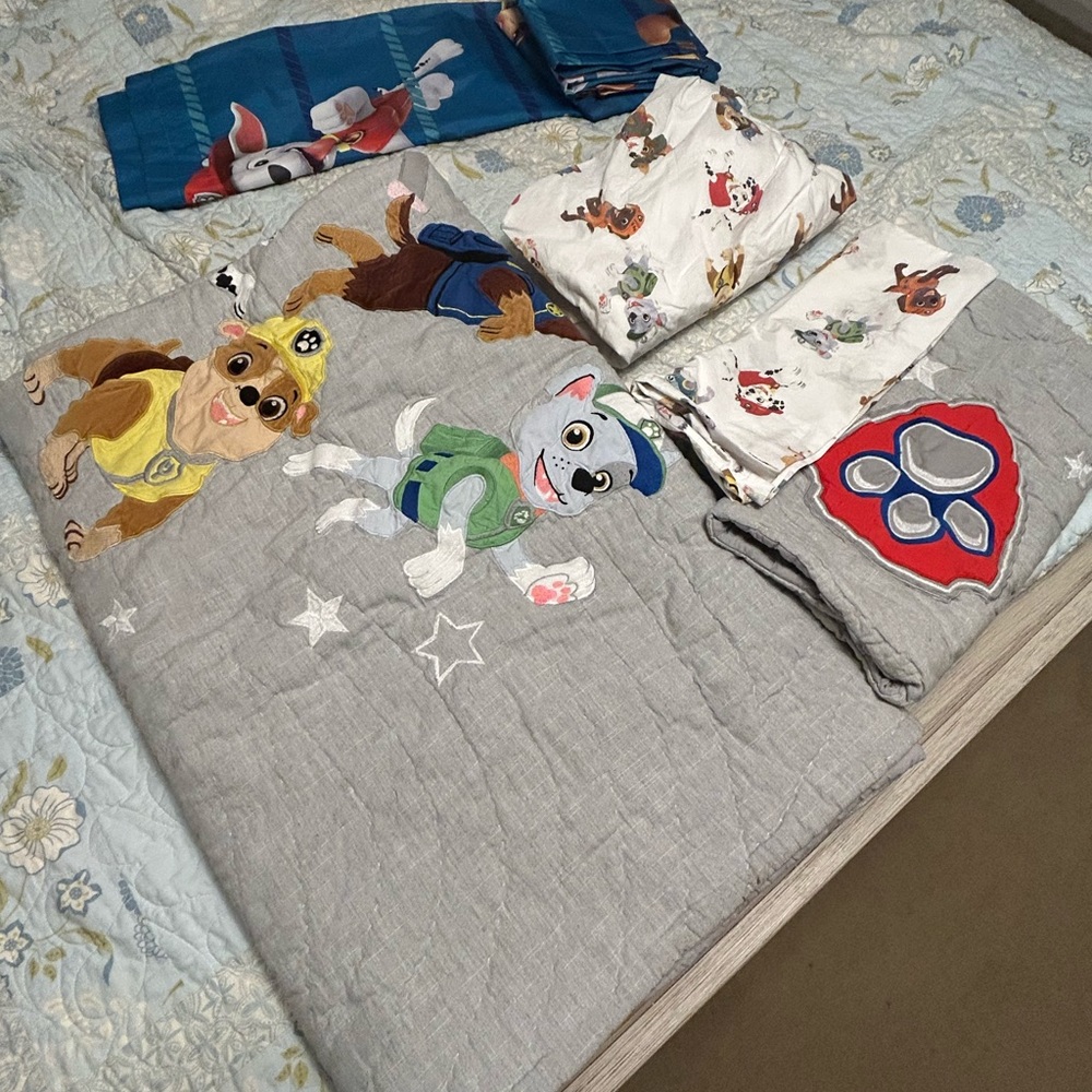 Pottery Barn - Twin Bedding Quilt set